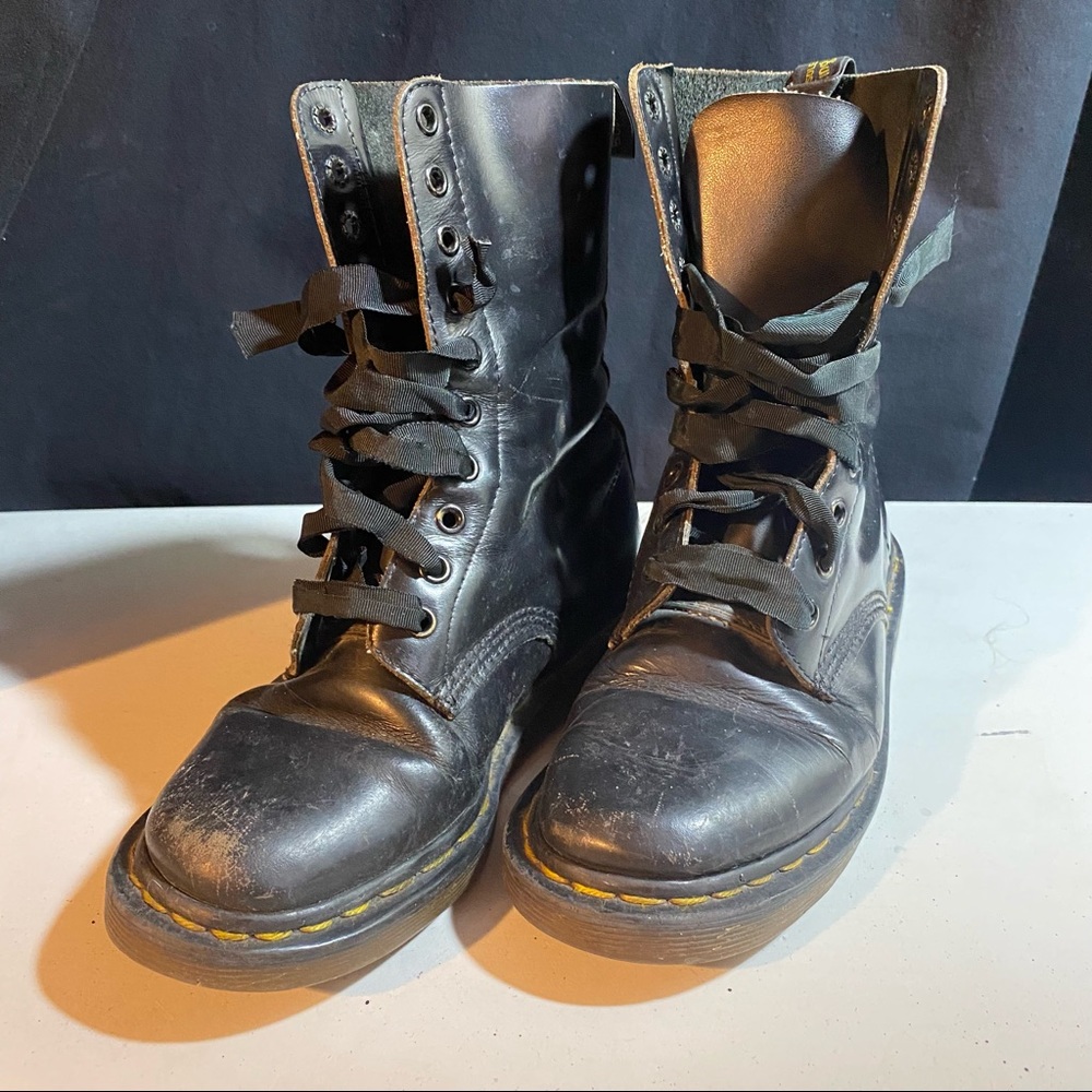 Vintage Doc Martens 10 eye laced boots